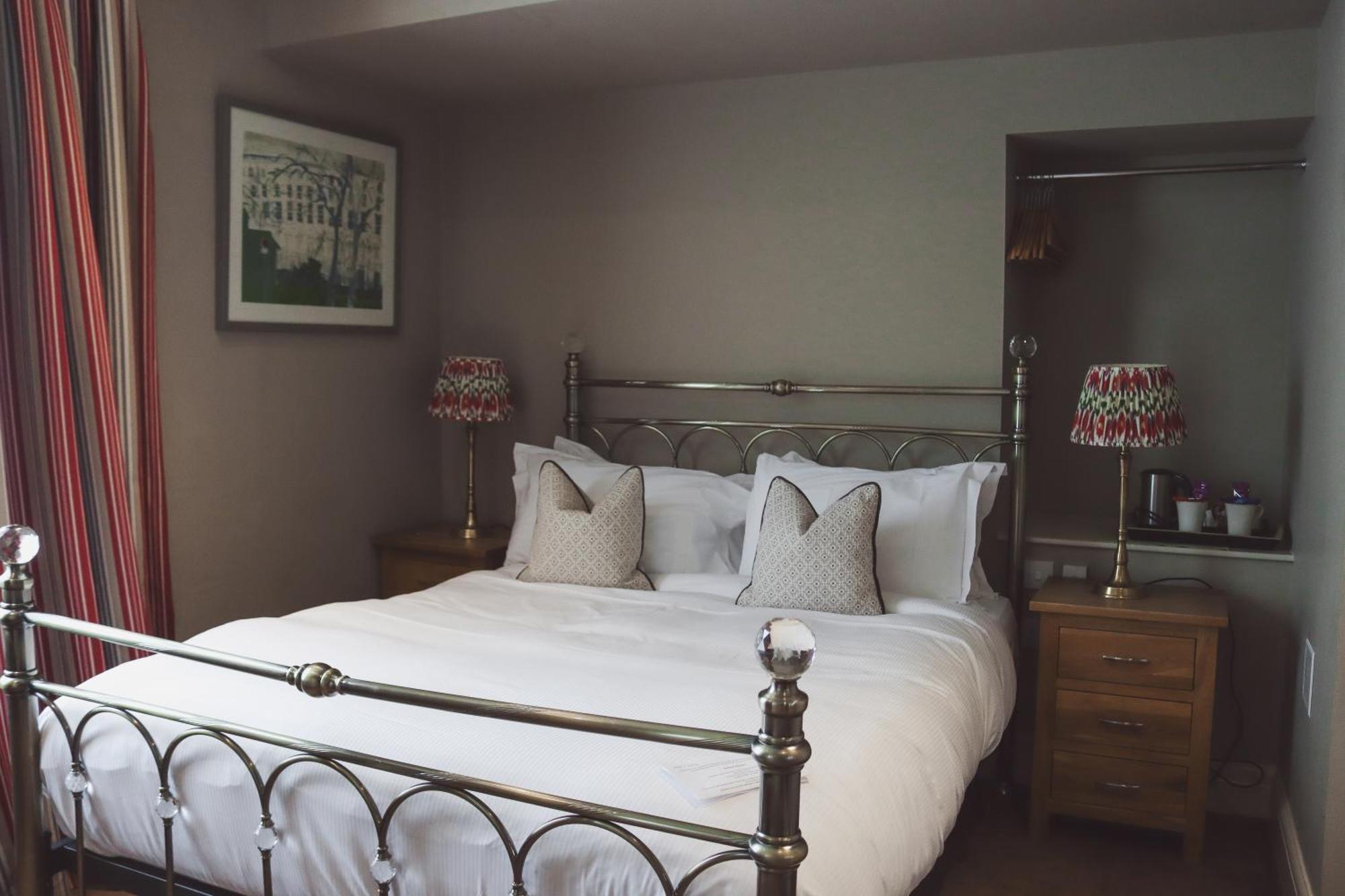 Longlands Inn & Cottages Carnforth Exterior photo A bedroom at The Old parsonage