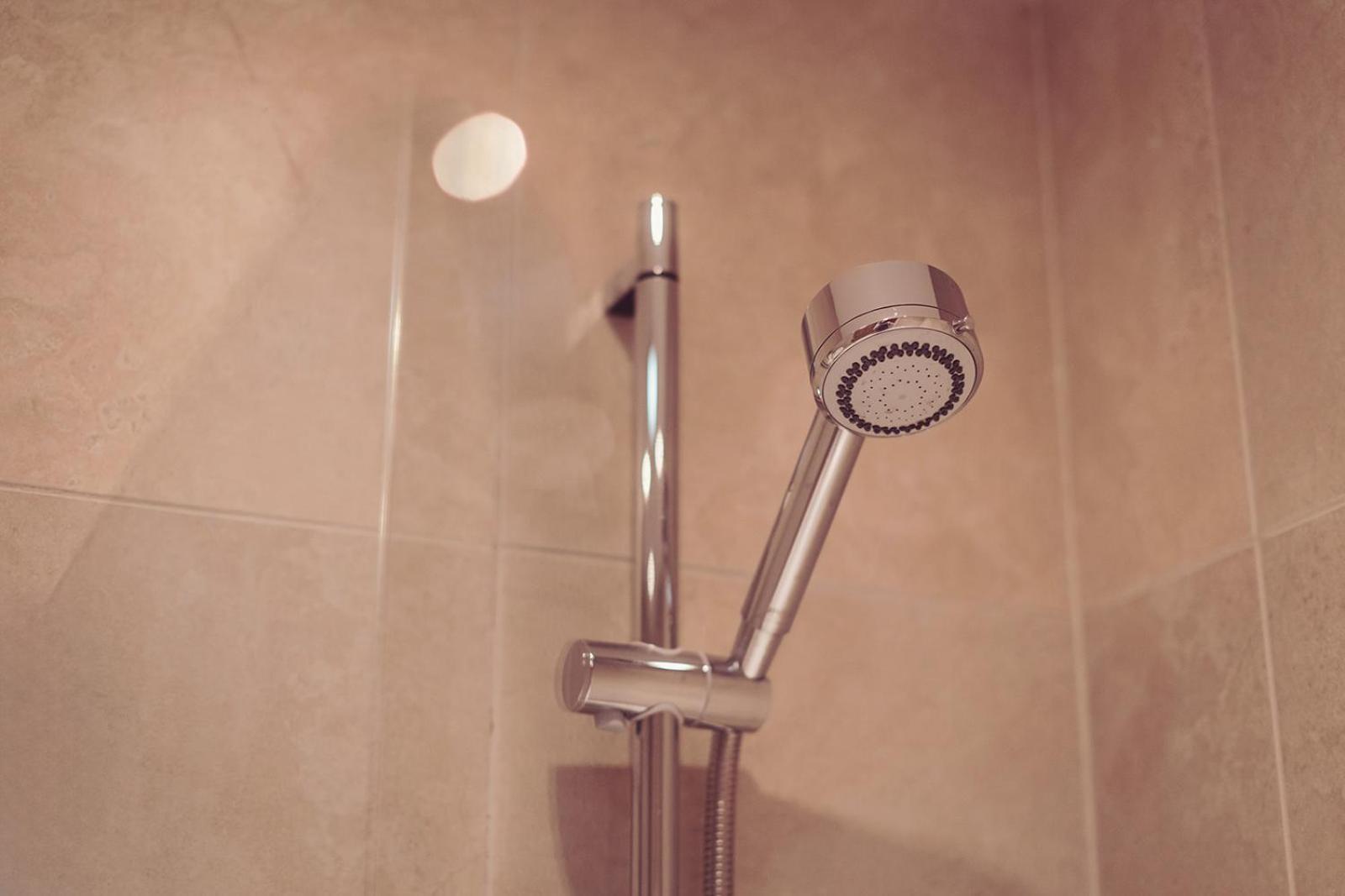 Longlands Inn & Cottages Carnforth Exterior photo A shower head