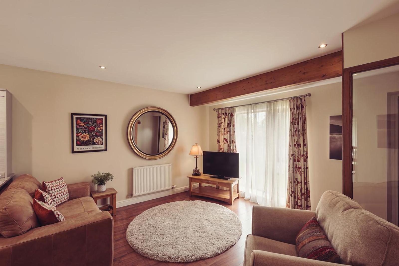 Longlands Inn & Cottages Carnforth Exterior photo A living room in a typical apartment
